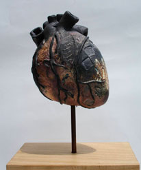 Maite Rodríguez, «Corazón viejo», ceramica, 2008.